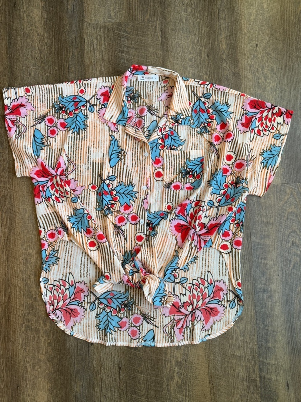 CUPSHE Women’s Floral Short-Sleeve Oversized Button-Up Coverup Shirt Size Small - Picture 9 of 12